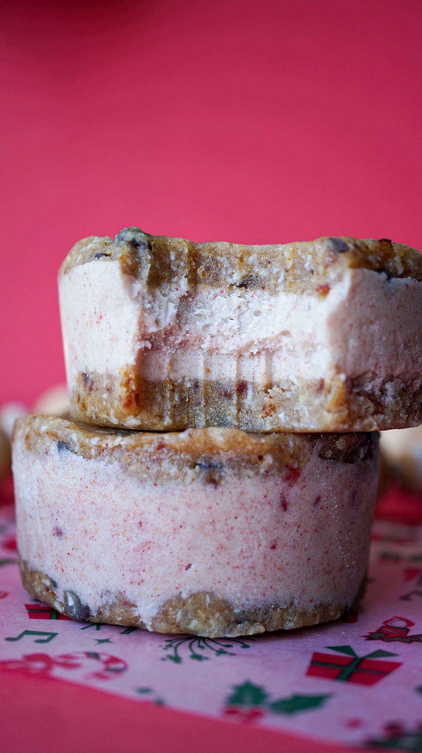 Chocolate Chip Peppermint Sammy - Raw Bites By Risa