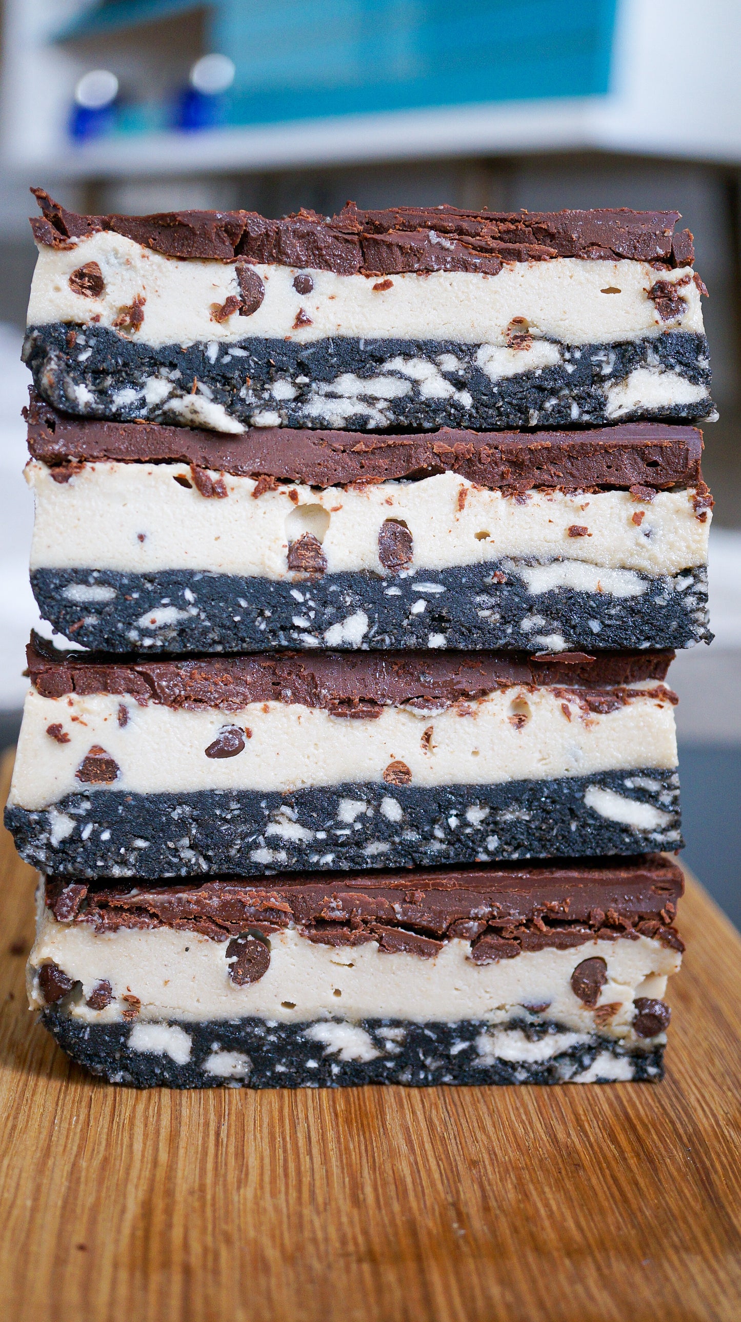 Oreo Chip Cheesecake Bar - Raw Bites By Risa