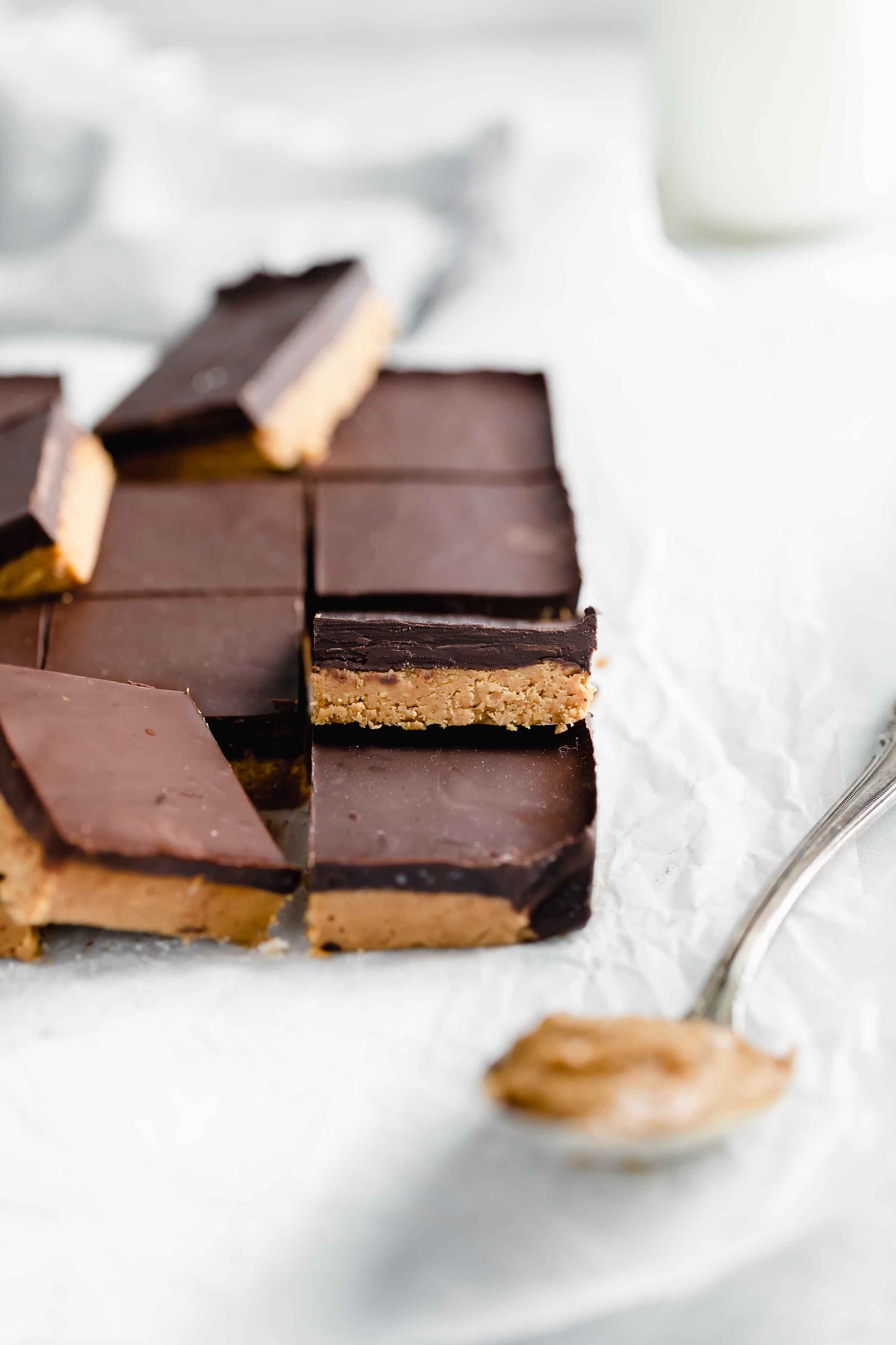 Peanut Butter Brownie Bar 2.0 - Raw Bites By Risa