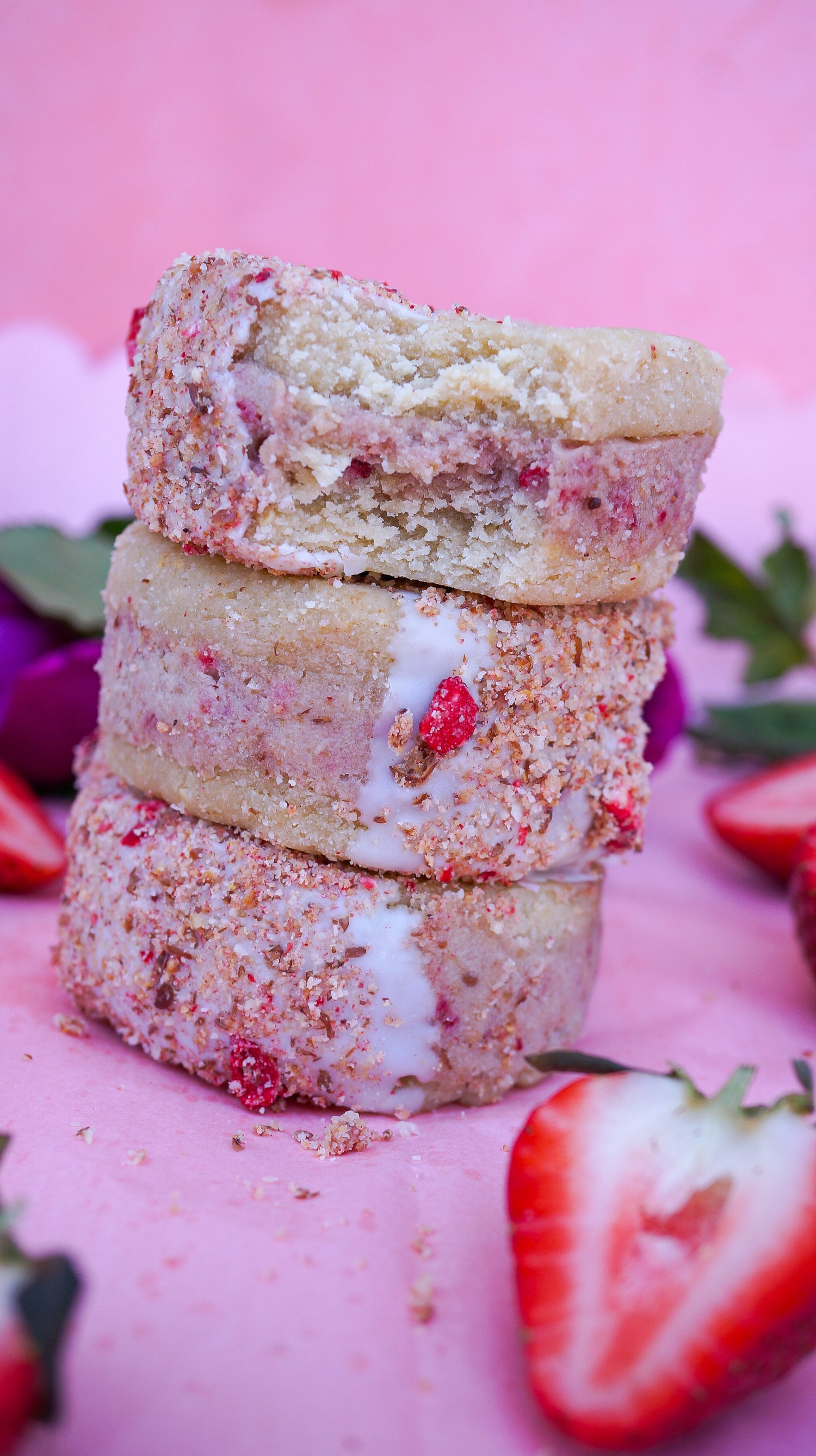 White Chocolate Strawberry Cheesecake "Ice Cream" Sammy - Raw Bites By Risa